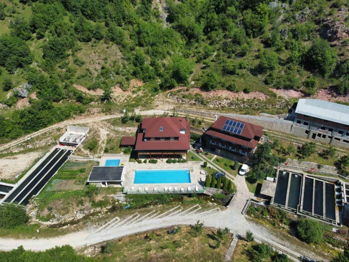 Etno Selo Vrelo & Camping Affittacamere Berane Esterno foto