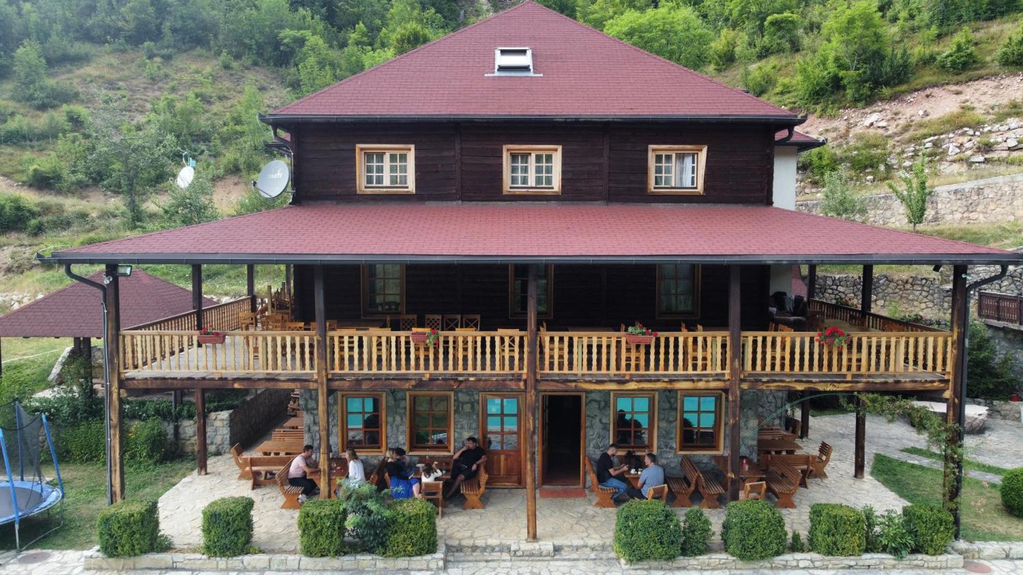 Etno Selo Vrelo & Camping Affittacamere Berane Esterno foto