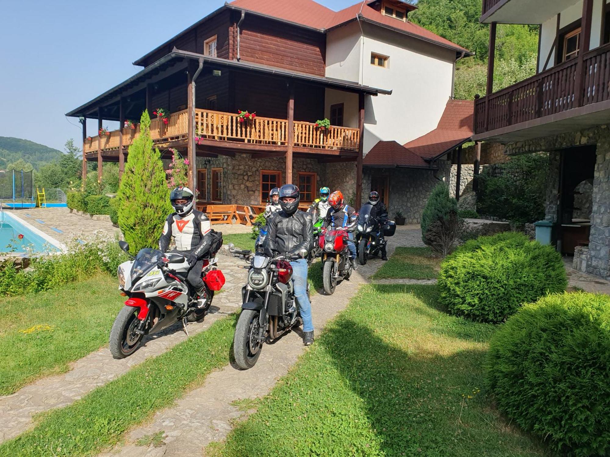 Etno Selo Vrelo & Camping Affittacamere Berane Esterno foto