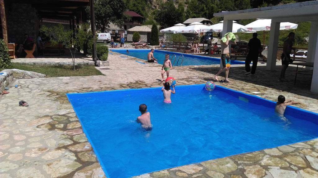 Etno Selo Vrelo & Camping Affittacamere Berane Esterno foto