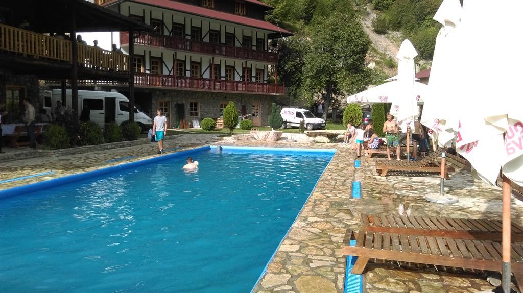 Etno Selo Vrelo & Camping Affittacamere Berane Esterno foto