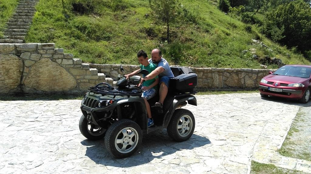 Etno Selo Vrelo & Camping Affittacamere Berane Esterno foto