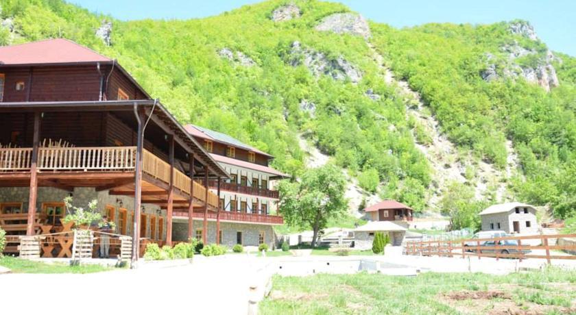 Etno Selo Vrelo & Camping Affittacamere Berane Esterno foto